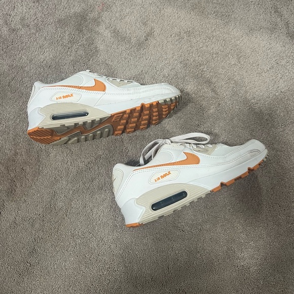 women’s orange air max Nikes - Picture 2 of 5